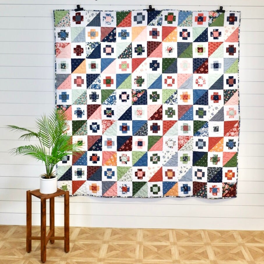 Sunnyside Elegance Quilt Kit von Camille Roskelley – vorgeschnitten mit exklusivem Muster